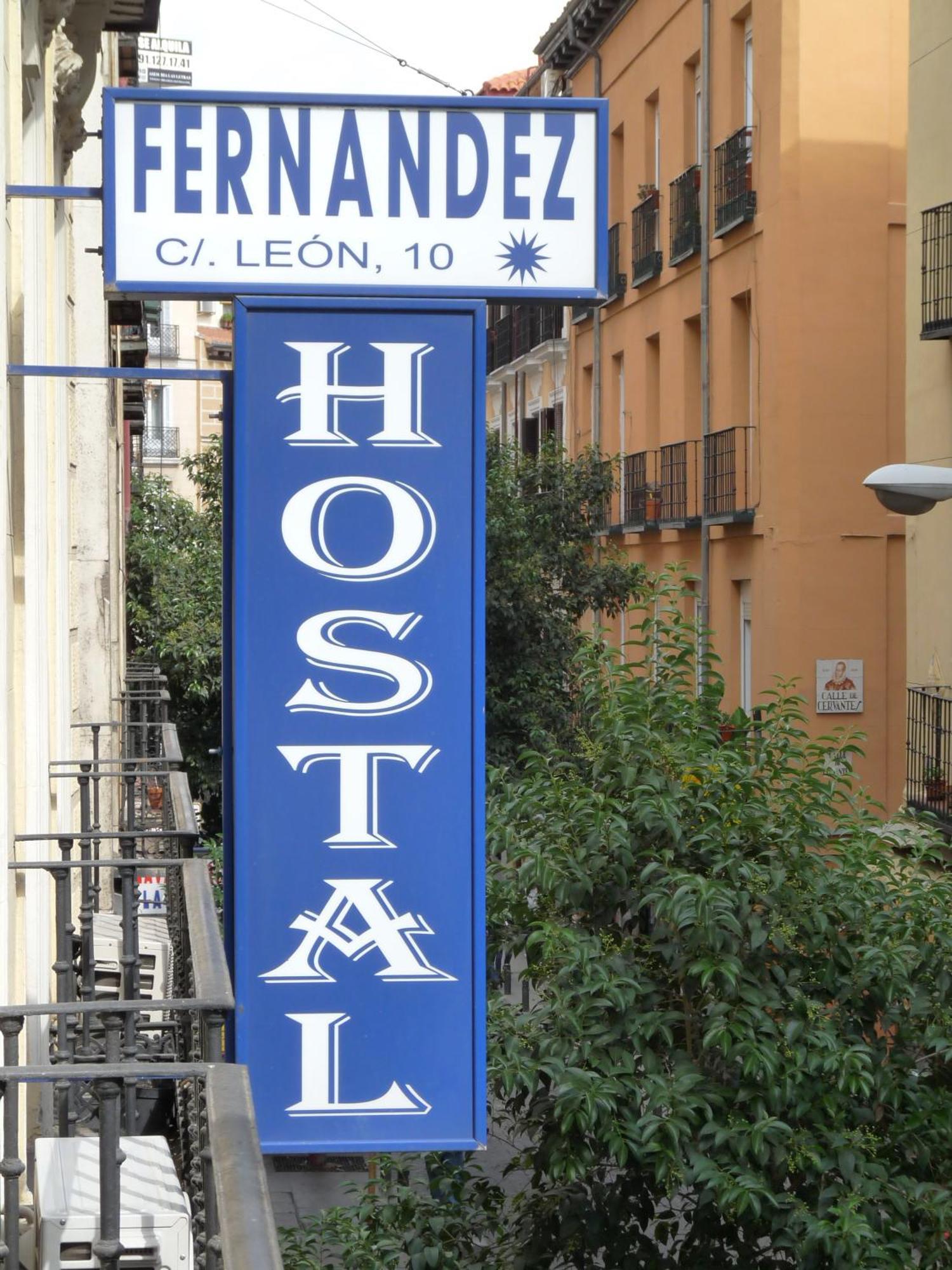 Hostal Fernandez Madrid Luaran gambar