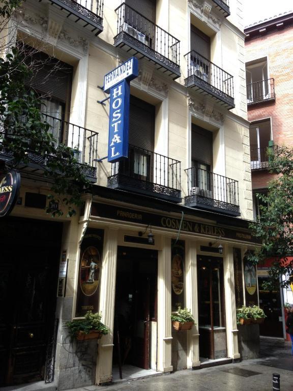 Hostal Fernandez Madrid Luaran gambar